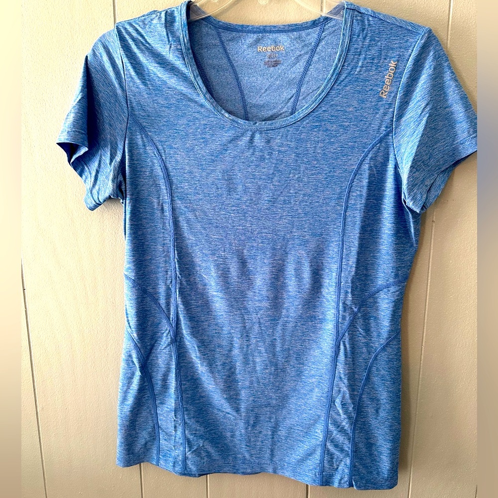 Women’s Reebok drifit Top. Size S